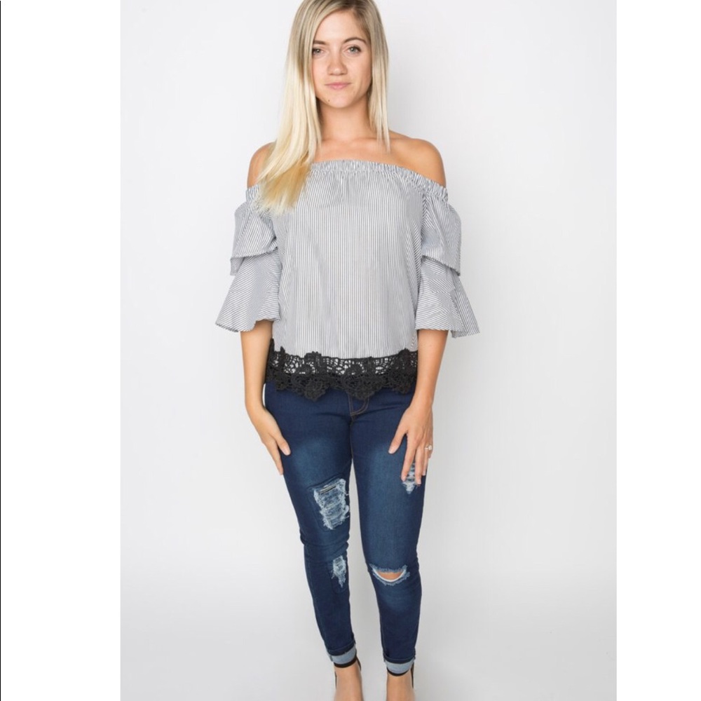 Amelia James off the shoulder striped top W/lace